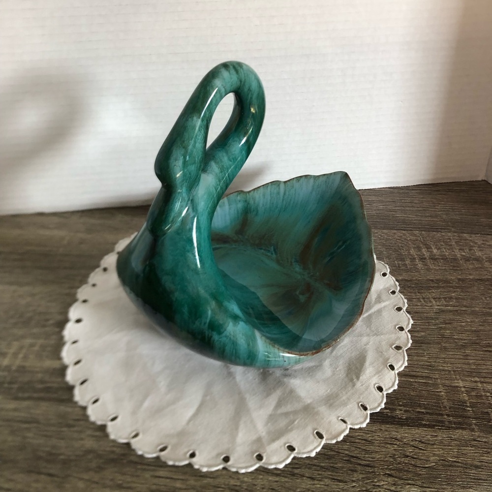 Vtg Blue Mountain Pottery Swan Dish
